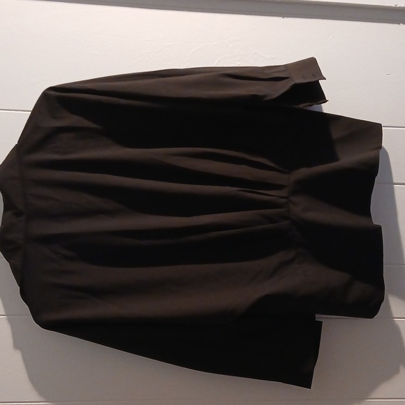 Black cross over button over top - Picture 5 of 7